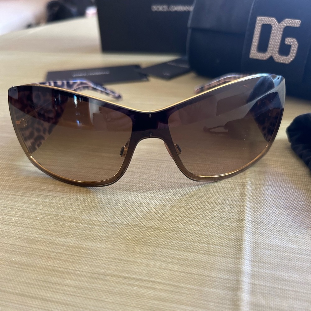 Dolce & Gabbana Vintage Sunglasses 😎 - Picture 2 of 10
